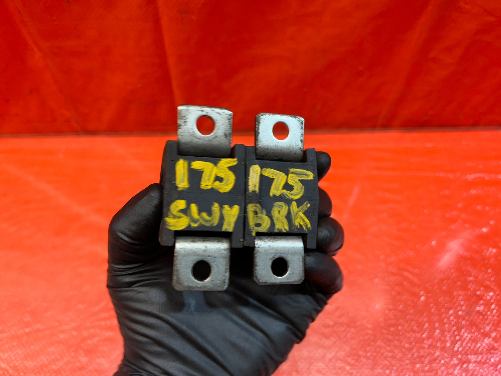 08 15 LANCER EVOLUTION X EVO 10   FRONT SWAY BAR MOUNTING BRACKET & BUSHING SET7