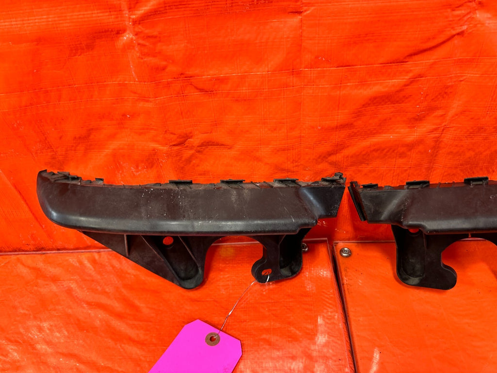 15 21 SUBARU WRX & STI   LEFT AND RIGHT REAR BUMPER BRACKETS RETAINERS CLIPS 2668
