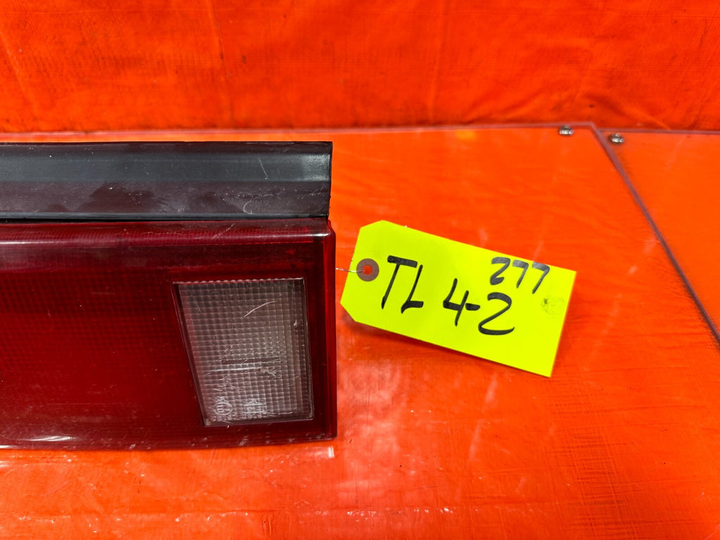 88 89 HONDA CRX   CENTER TAIL LIGHT MIDDLE TAIL LAMP   OEM FACTORY #2771