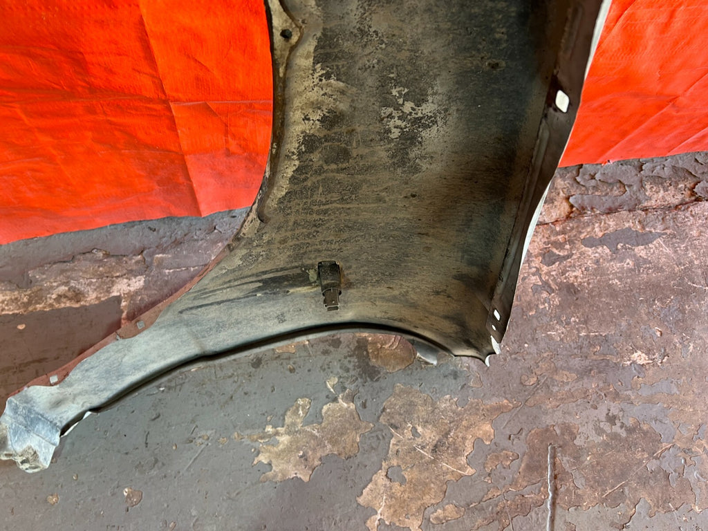 94 01 ACURA INTEGRA   JDM FRONT MODEL    FENDER   PASSENGER RIGHT SIDE   OEM 10211
