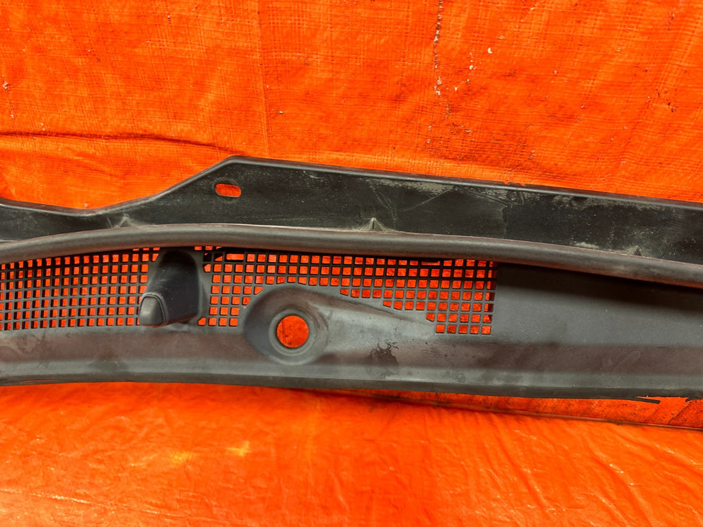 09 14 ACURA TSX   WINDSHIELD WIPER COWL TRIM PLASTIC BEZEL   OEM FACTORY #3216