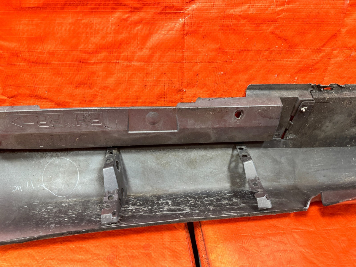 09-13 INFINITI G37 CONVERTIBLE - RIGHT SIDE SKIRT ROCKER MOLDING OEM #31013