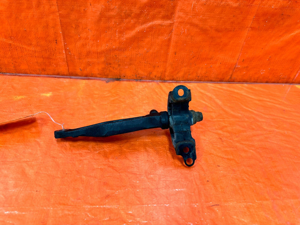 96 97 HONDA DEL SOL   AUTOMATIC TRANSMISSION LOWER TORQUE MOUNT & BRACKET OEM 952