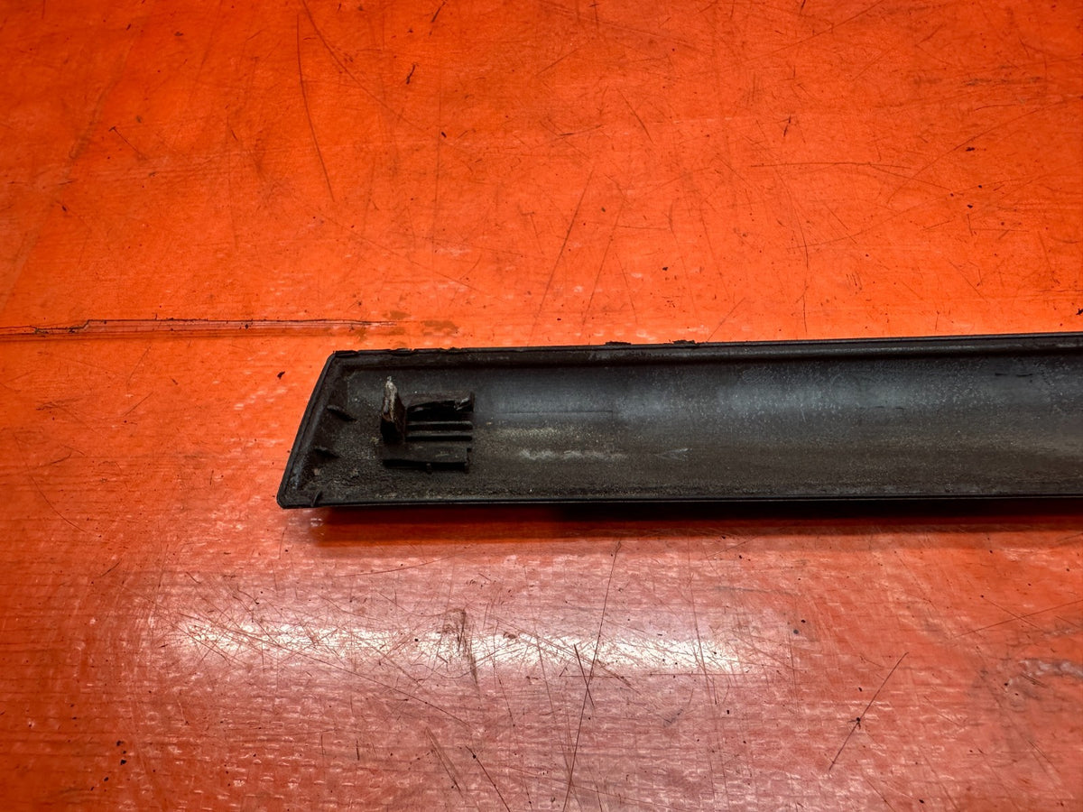 94-01 ACURA INTEGRA 2D COUPE RIGHT PASSENGER REAR QUARTER PANEL MOULDING OEM #348