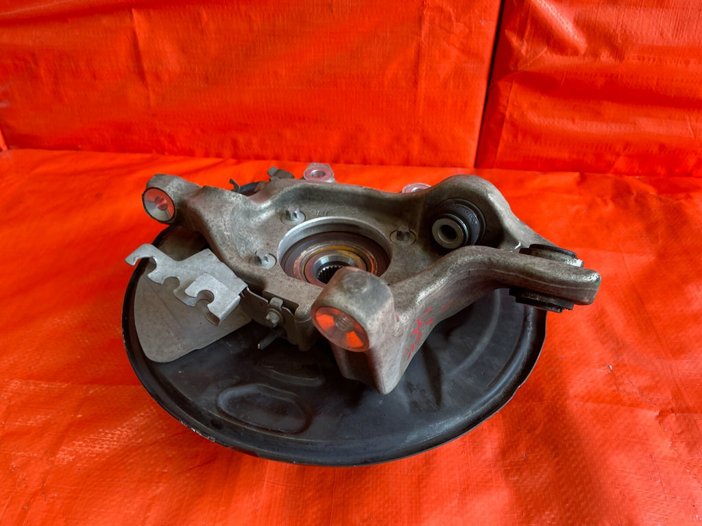 15 20 MERCEDES BENZ C300 W205 4MATIC / PASSENGER RIGHT REAR SPINDLE KNUCKLE HUB 7