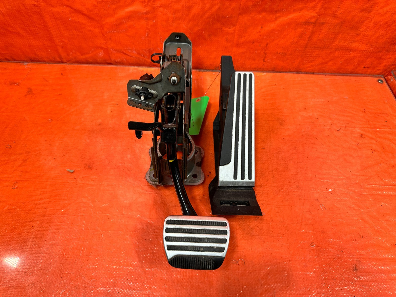 08 15 INFINITI G37 & Q60    2D COUPE   SPORT ALUMINUM TRIM   GAS & BRAKE PEDAL0