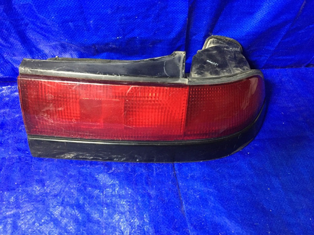 OEM 1990 1991 PLYMOUTH LASER PASSENGER RIGHT TAIL LIGHT R RH0