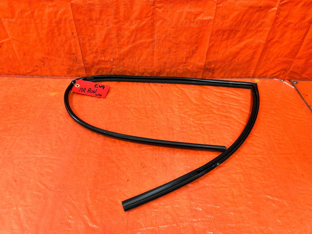 03 05 LANCER EVOLUTION EVO VIII IX 8 9   RIGHT REAR WINDOW RUN CHANNEL OEM #EV90