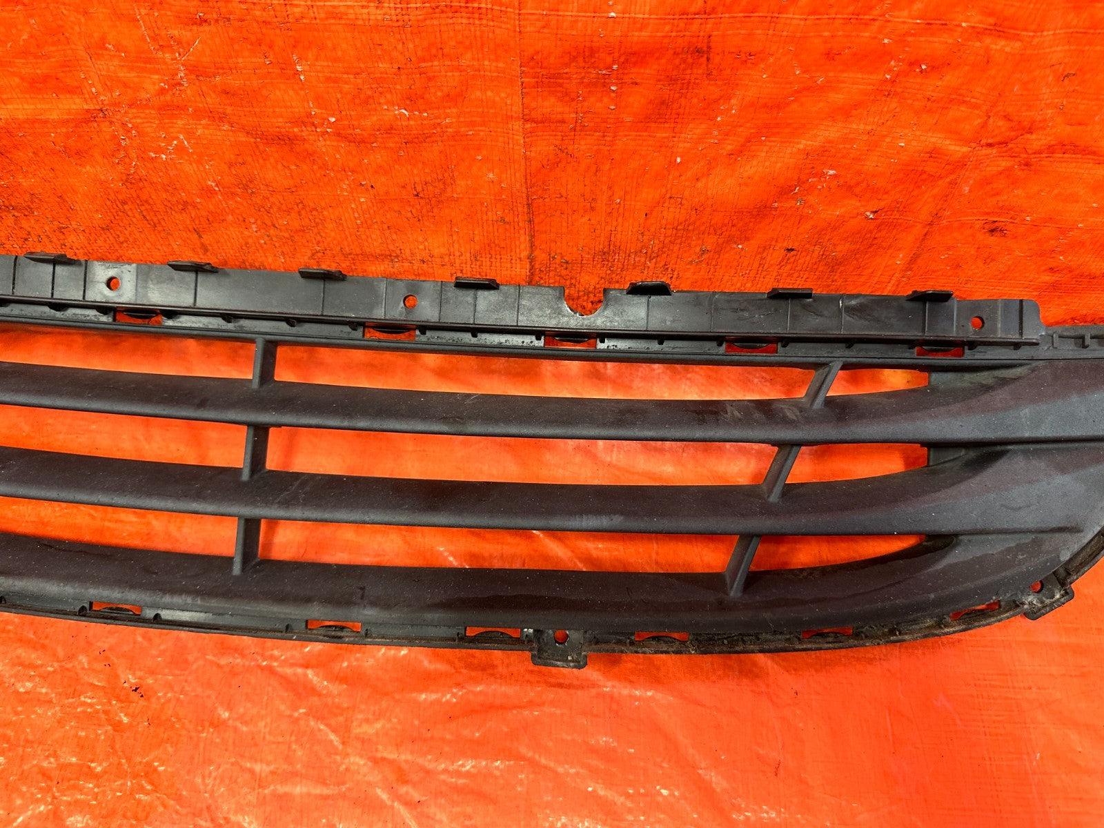 16 HYUNDAI GENESIS COUPE LOWER FRONT BUMPER GRILLE INSERT TRIM PLASTIC OEM 3252