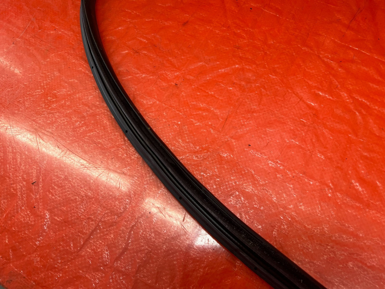 04 08 ACURA TSX   RIGHT REAR   DOOR TO CHASSIS WEATHER STRIP OPEN TRIM OEM #20915