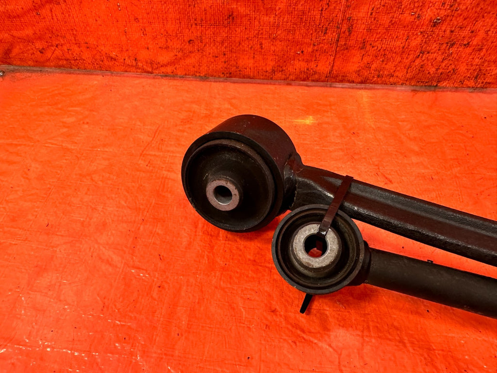 12 14 HYUNDAI GENESIS COUPE BK2 2.0L   RIGHT FRONT LOWER CONTROL ARM 2   OEM 3257