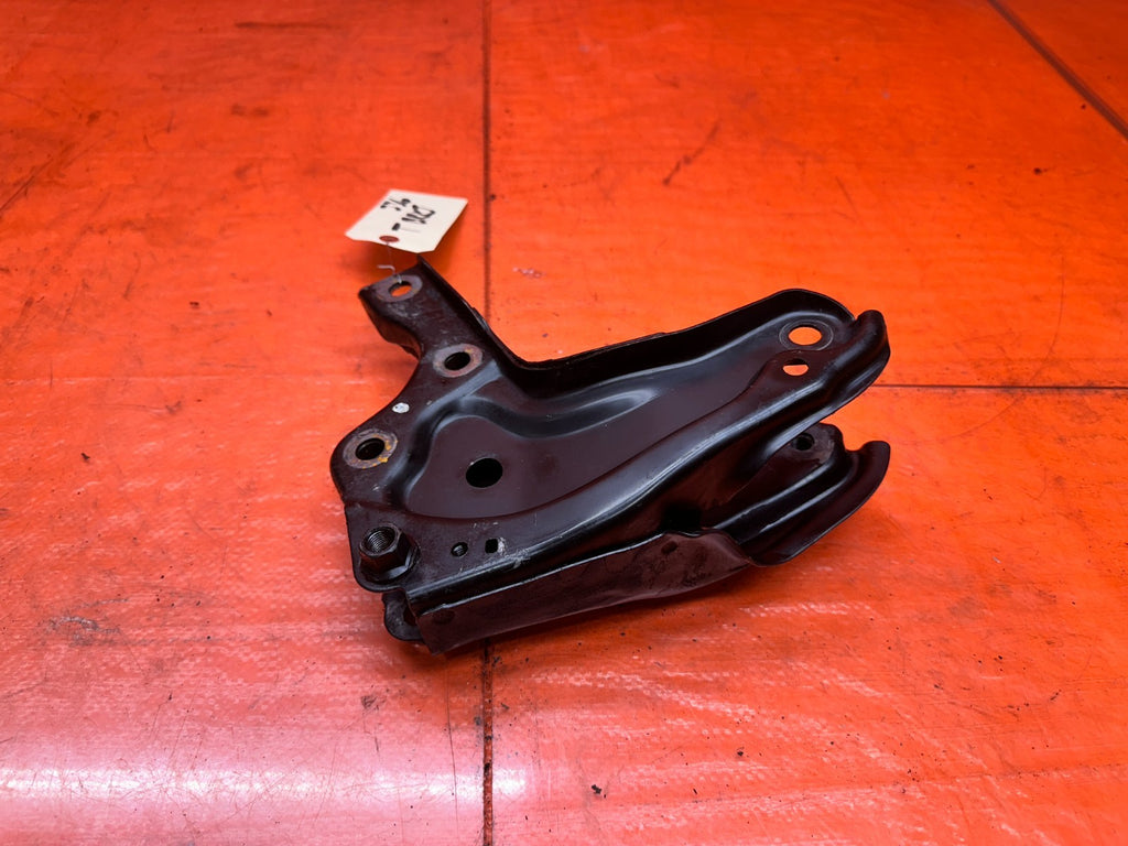 97 01 HONDA PRELUDE 2.2L MT MANUAL REAR ENGINE TRANSMISSION T BRACKET MOUNT #3365