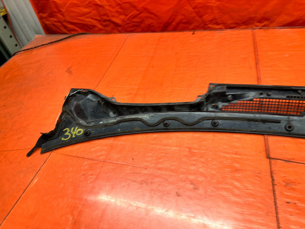 94-01 ACURA INTEGRA FRONT WINDSHIELD WIPER COWL GRILLE TRIM OEM #34021