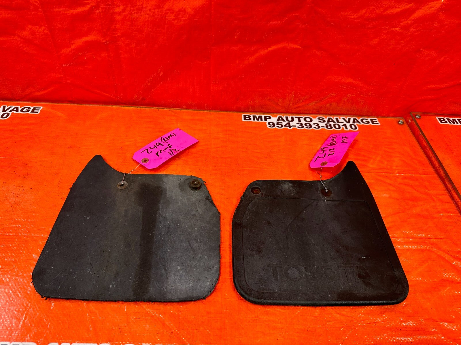 1996 96 TOYOTA TACOMA   2RZ FE 2.4L   RWD NON PRE RUNNER REAR MUD FLAPS OEM 2490
