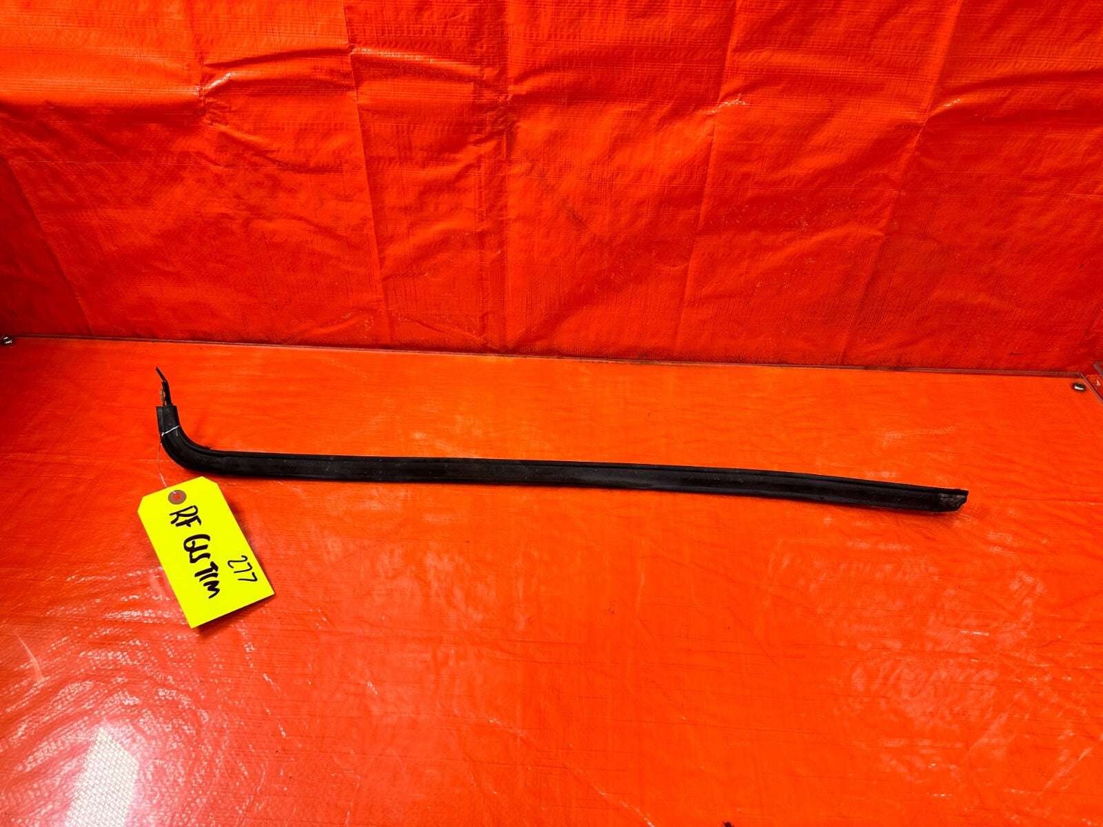 88 91 HONDA CRX   WINDSHIELD TRIM GARNISH MOLDING PASSENGER RIGHT   OEM #2770
