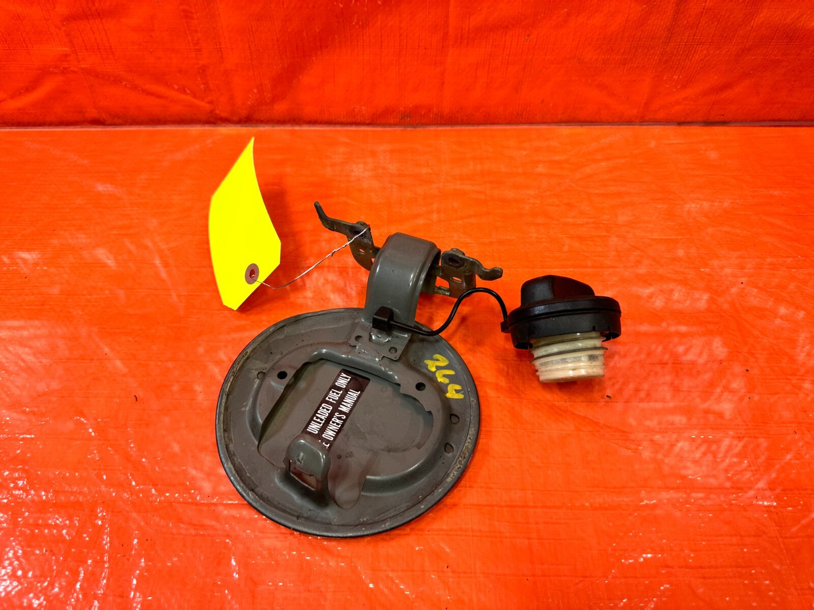 06 11 CIVIC 2D COUPE   FUEL LID / GAS CAP COVER   GRAY COLOR   OEM #2645