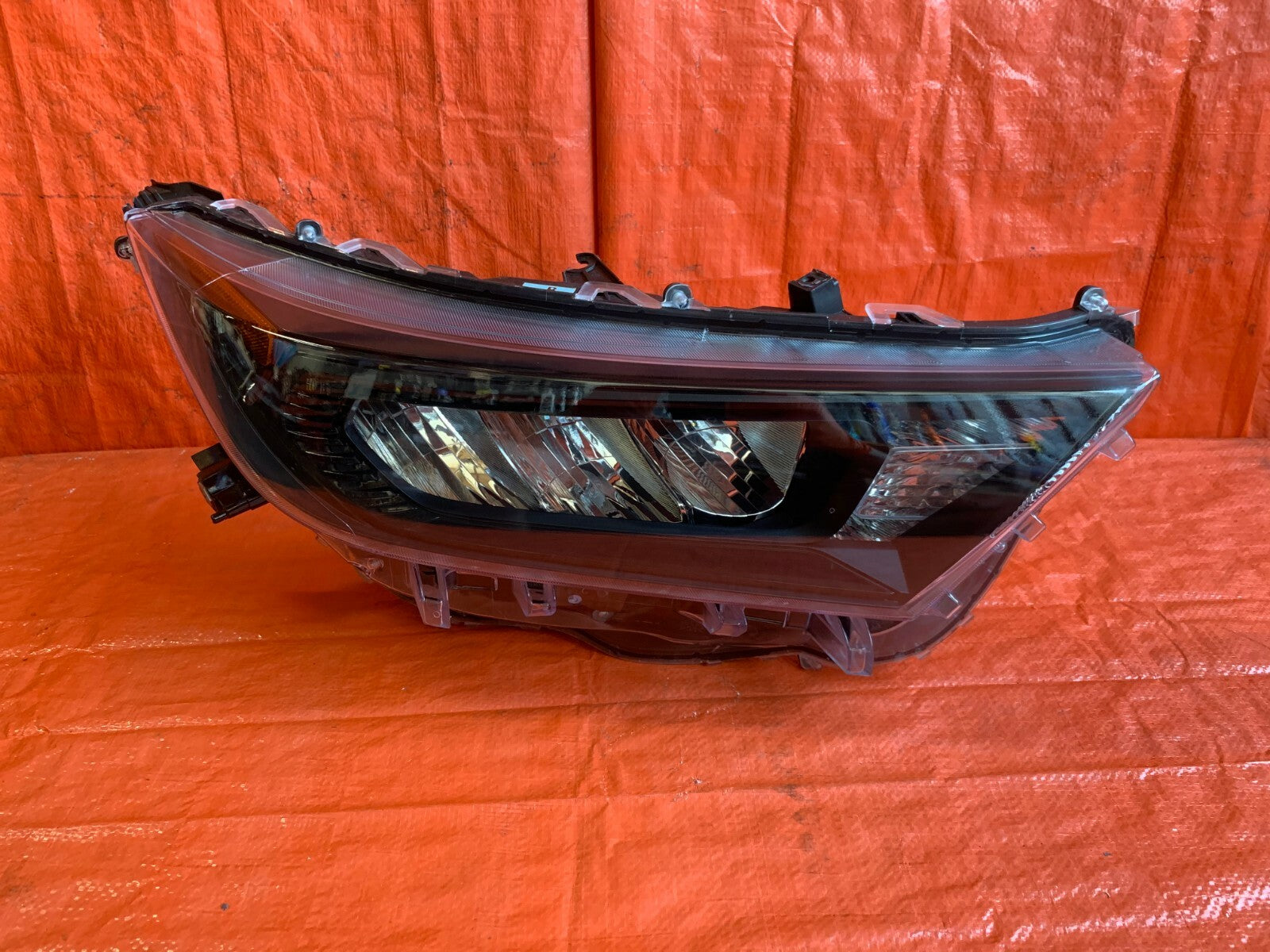 OEM 2019 2020 19 20 TOYOTA RAV4 XLE PASSENGER RIGHT HEADLIGHT BLACK HOUSING LED0
