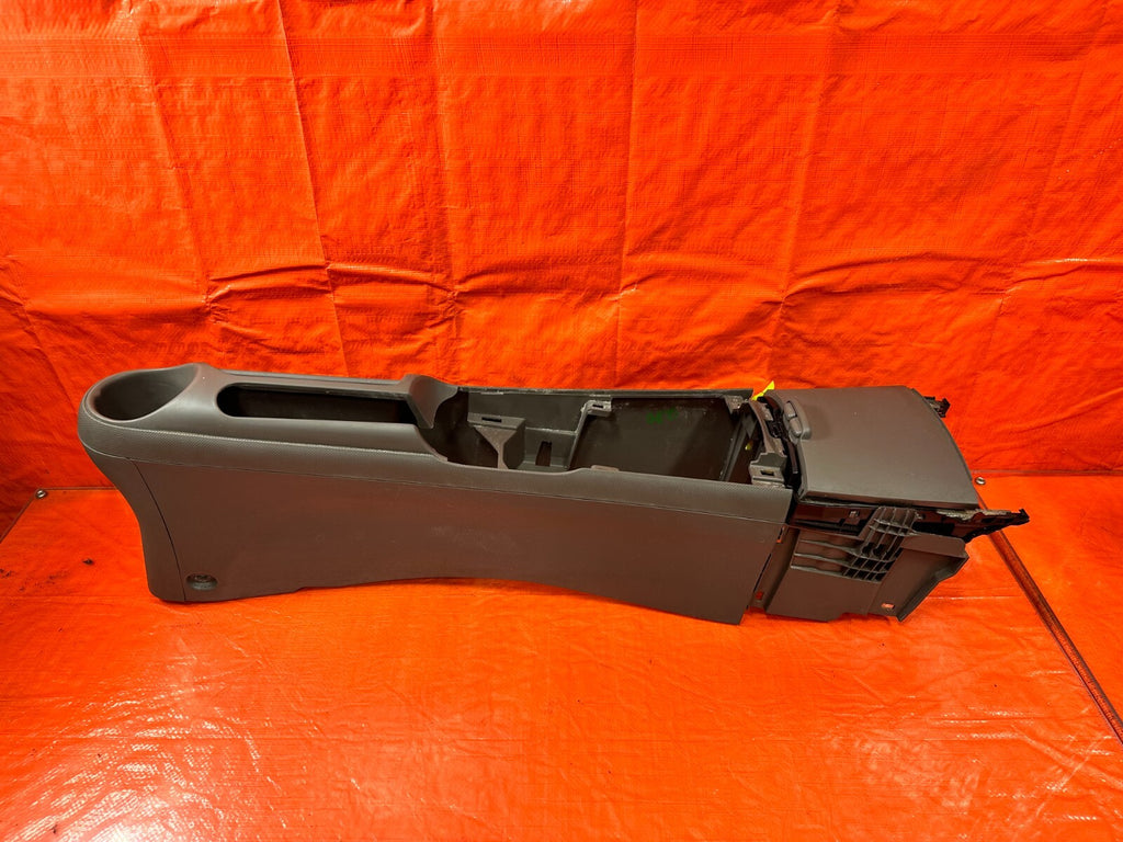 02 06 ACURA RSX   ARM REST CENTER CONSOLE ASSEMBLY   TAN IN COLOR   OEM #280 19