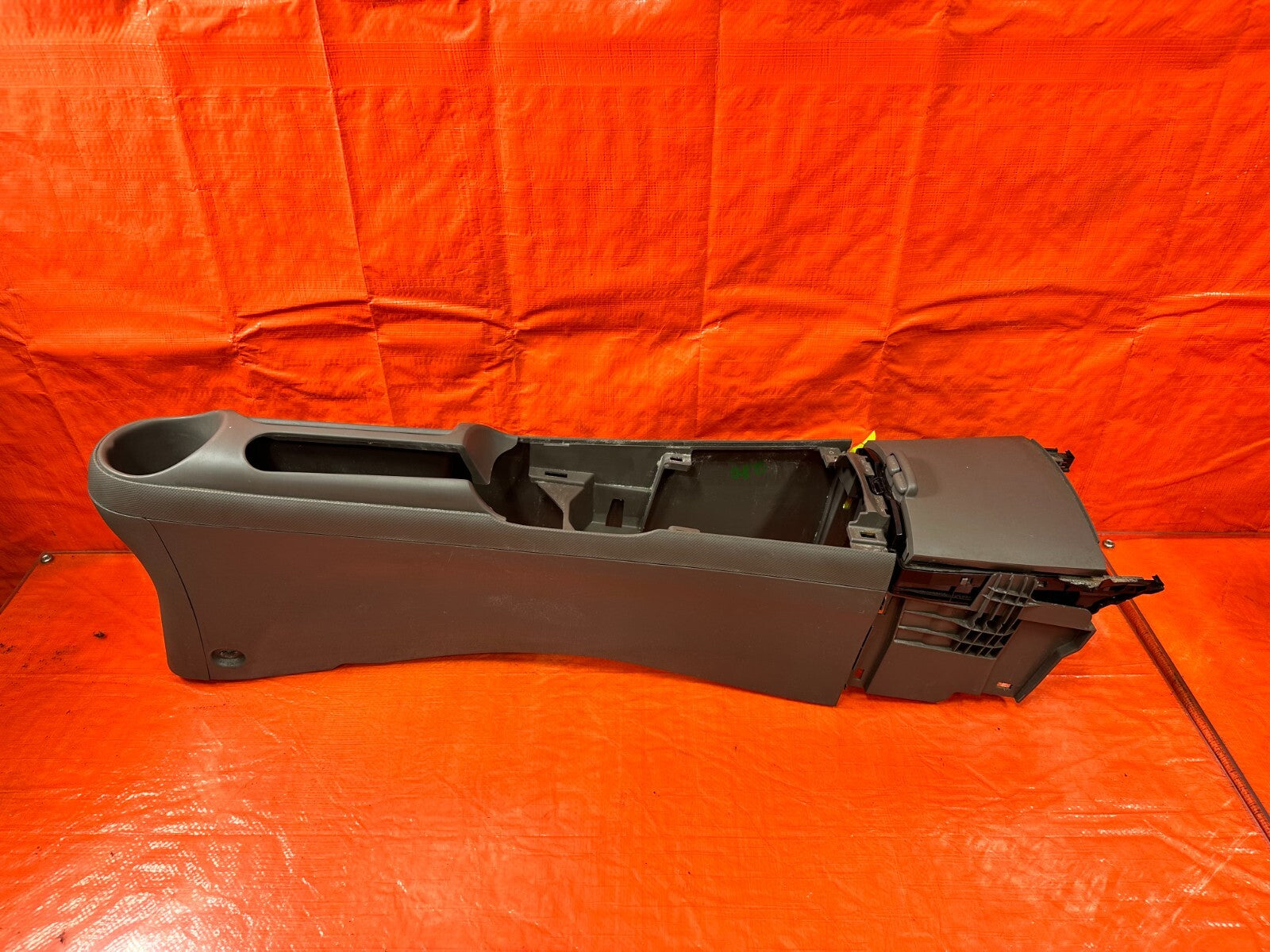 02 06 ACURA RSX   ARM REST CENTER CONSOLE ASSEMBLY   TAN IN COLOR   OEM #280 19