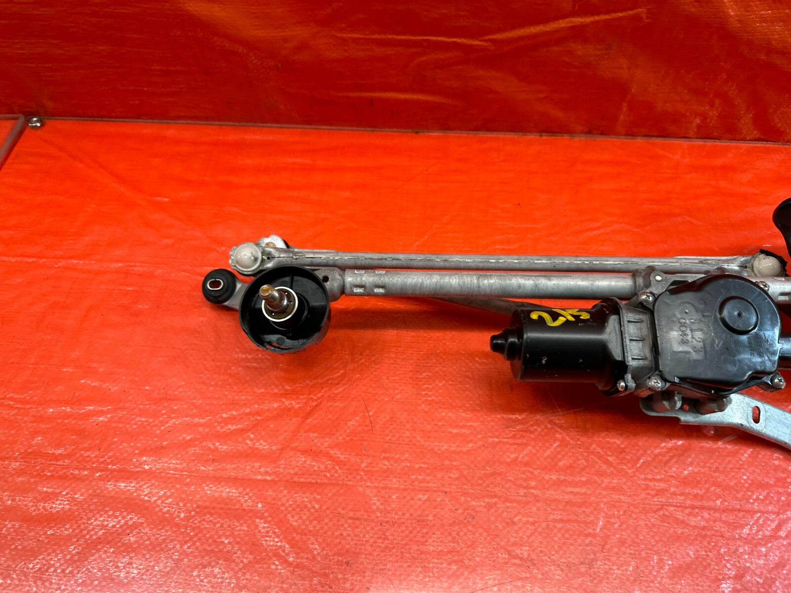 14 20 INFINITI Q50 & 17 20 Q60   WINDSHIELD WIPER MOTOR W/ LINKAGE   OEM #2157