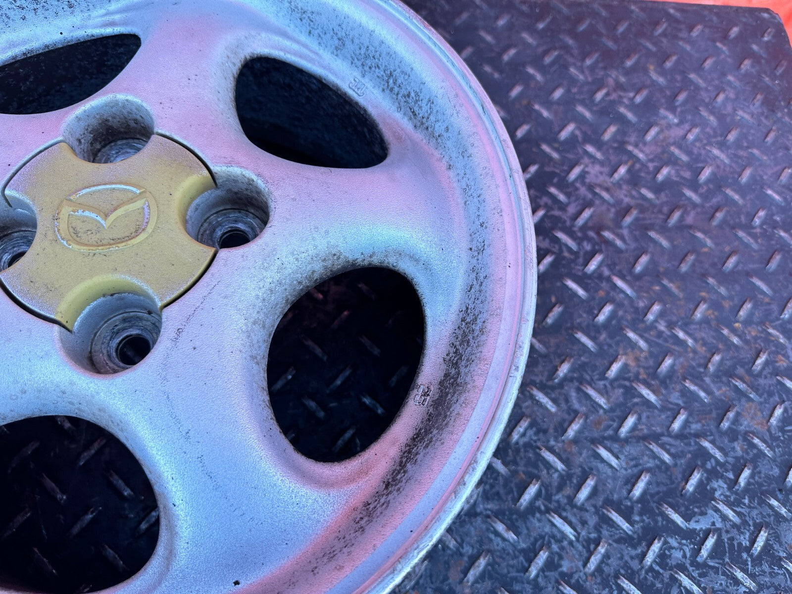 90 05 MAZDA MX 5 MIATA   5 SPOKE   14x6 +40MM FACTORY WHEEL RIM   OEM #267 15