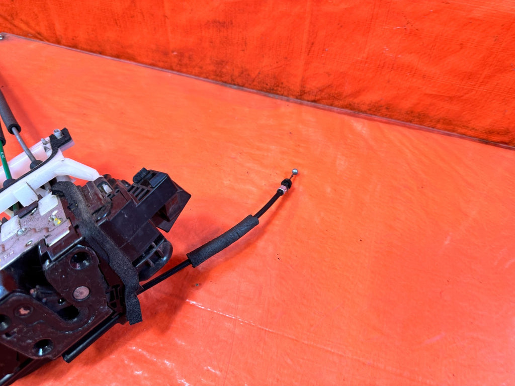 10 16 HYUNDAI GENESIS COUPE   PASSENGER RIGHT FRONT DOOR LOCK ACTUATOR   OEM 3261