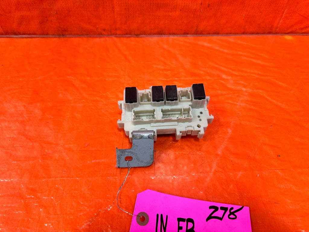 11 15 INFINITI G37 COUPE & CONVERTIBLE INTERIOR CABIN UNDER DASH FUSE BOX PANEL3