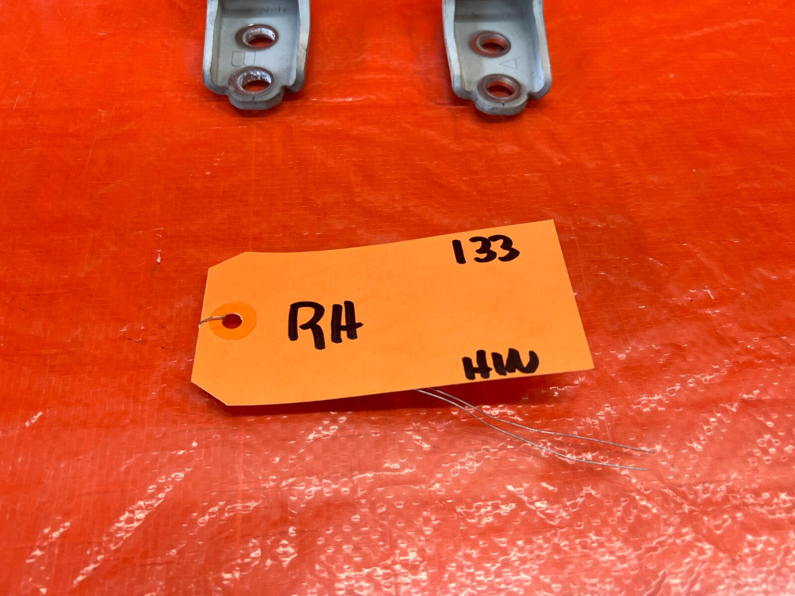 02 06 ACURA RSX   PASSENGER RIGHT FRONT DOOR HINGE SET UPPER LOWER   OEM #1334