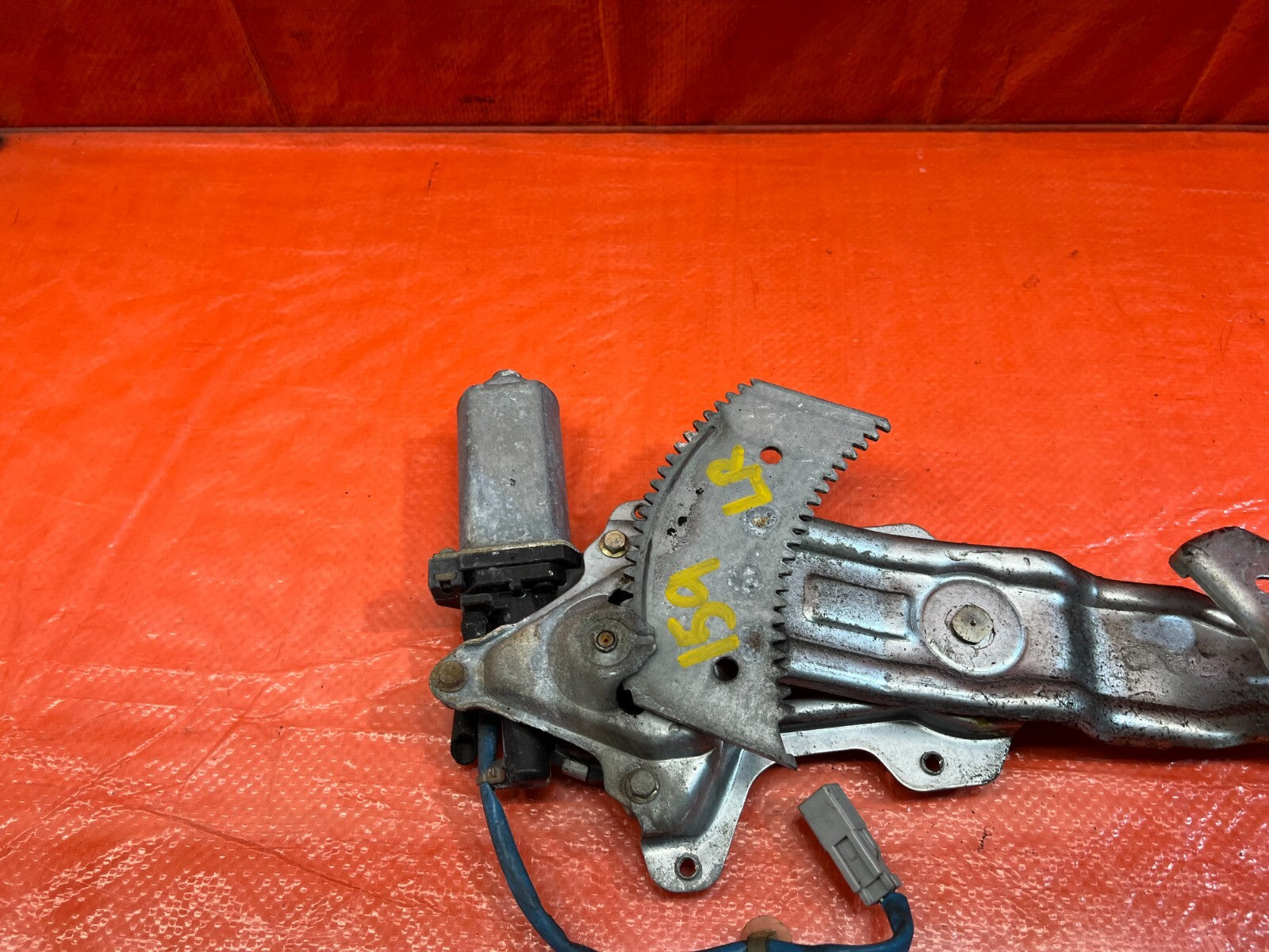 94 01 INTEGRA SEDAN   DRIVER LEFT REAR   WINDOW REGULATOR W/ MOTOR   OEM #1597
