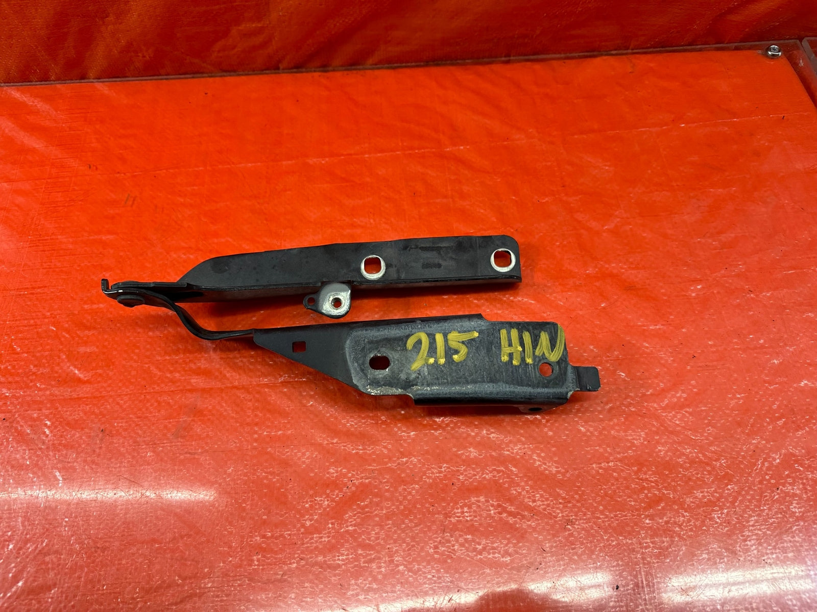 14 20 INFINITI Q50   DRIVER LEFT   HOOD HINGE   OEM FACTORY OE #2150