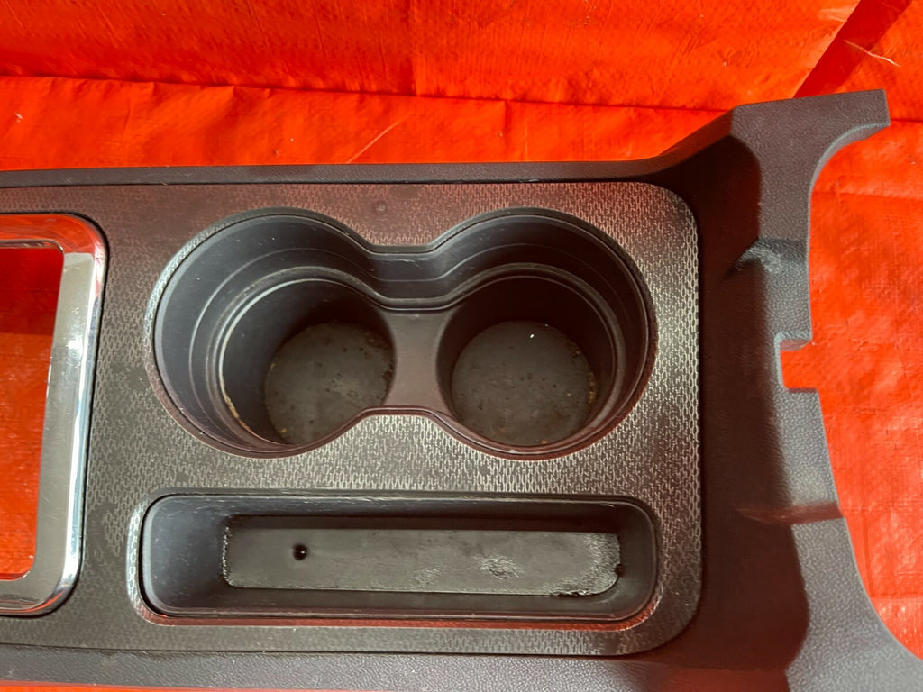 11 14 DODGE CHALLENGER 5.7L R/T AUTOMATIC   INTERIOR SHIFTER CONSOLE CUP HOLDER4
