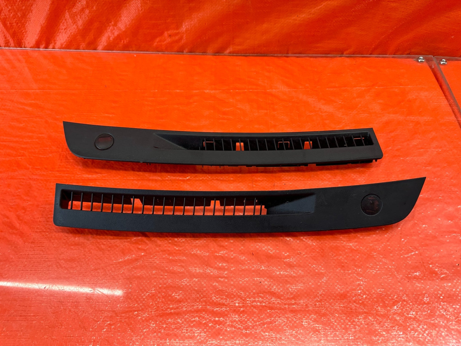 08 15 INFINITI G37 & Q60 2D COUPE   DASHBOARD DASH BOARD DEFROSTER GRILLE LH RH0