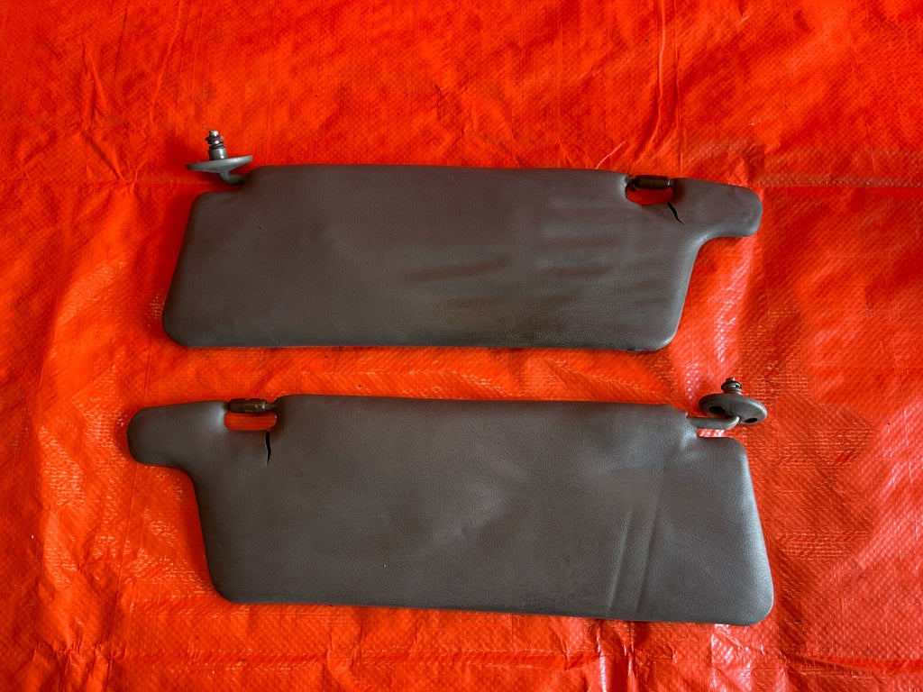 89 91 HONDA CRX   DX & HF MODEL ONLY   SUN VISOR SET VISORS LEFT RIGHT   OEM #610