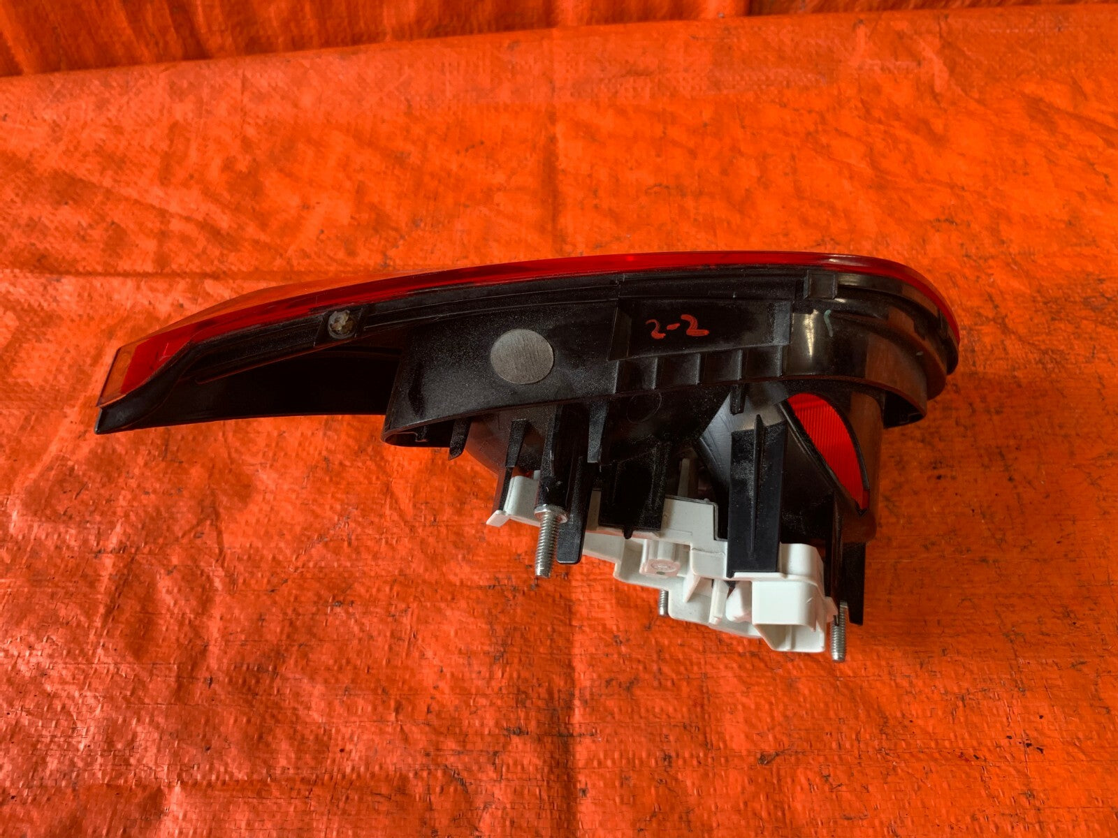 OEM 2010 2011 2012 VOLKSWAGEN CC   TAIL LIGHT LAMP   PASSENGER RIGHT INNER10