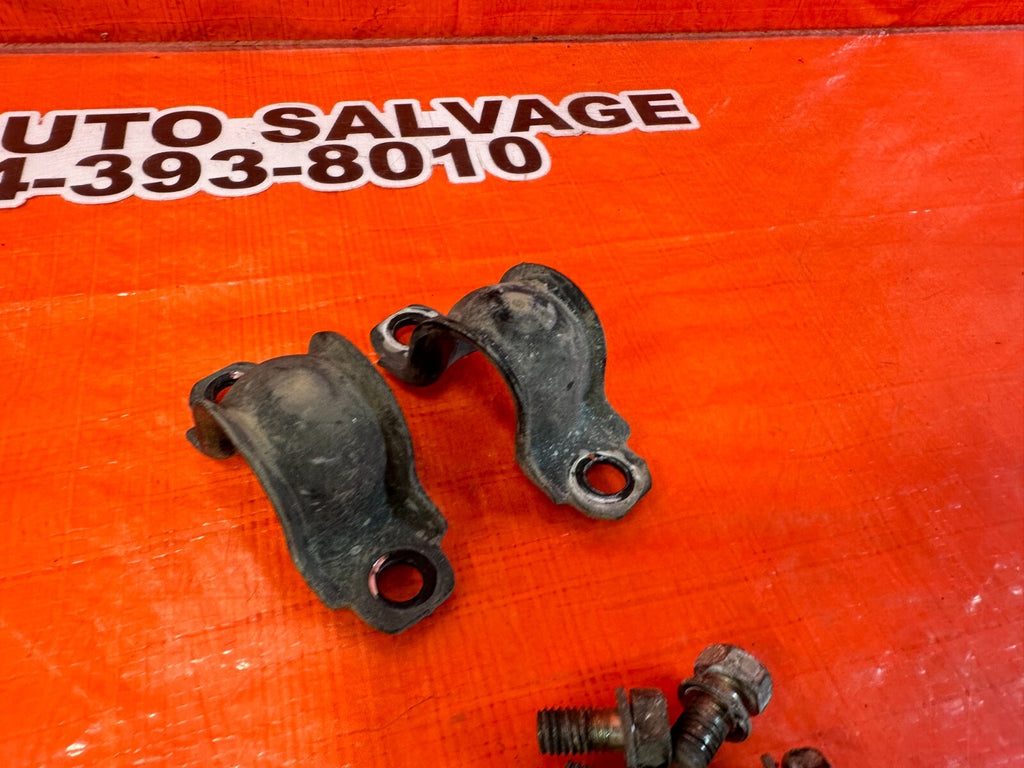 04 08 ACURA TSX   LEFT & RIGHT REAR SWAY BAR BRACKETS & BUSHINGS   OEM #2556
