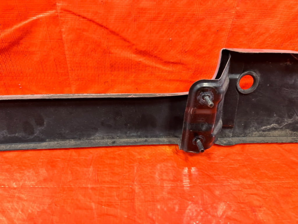 94 01 ACURA INTEGRA REAR BUMPER TAIL LIGHT LAMP GATE TRIM UPPER SKIRT PANEL #28114