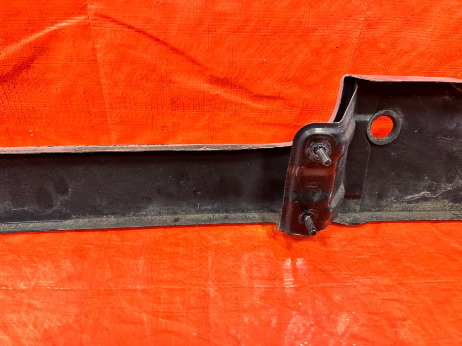 94 01 ACURA INTEGRA REAR BUMPER TAIL LIGHT LAMP GATE TRIM UPPER SKIRT PANEL #28114