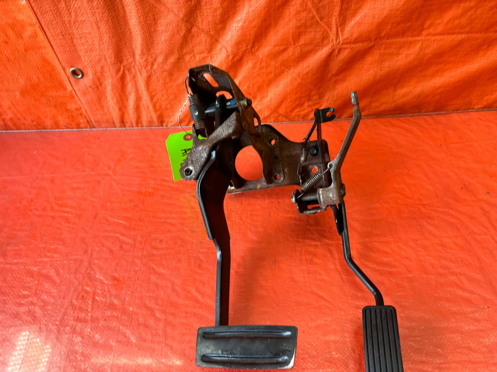 96 00 HONDA CIVIC   AUTOMATIC TRANSMISSION ONLY   BRAKE & GAS PEDAL   OEM #004