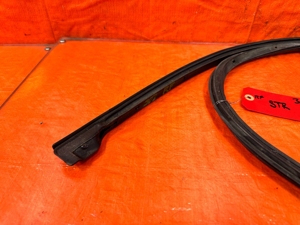 04-11 MAZDA RX8 RX-8 - PASSENGER RIGHT DOOR WEATHER STRIP GASKET SEAL OEM 3031