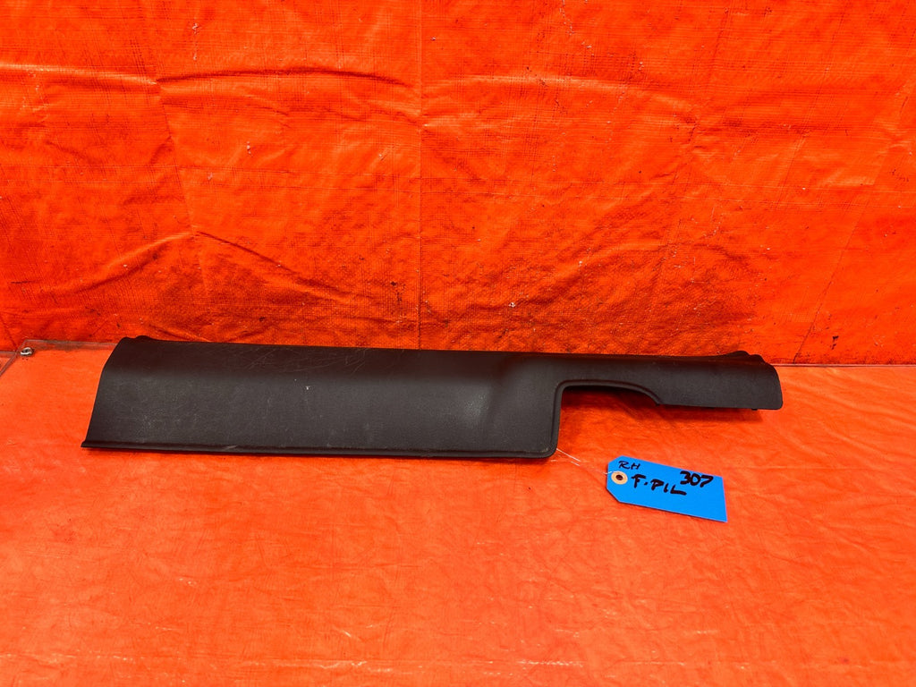 06 11 CIVIC 4D SEDAN   PASSENGER RIGHT FLOOR PILLAR SCUFF PLATE   OEM #3070