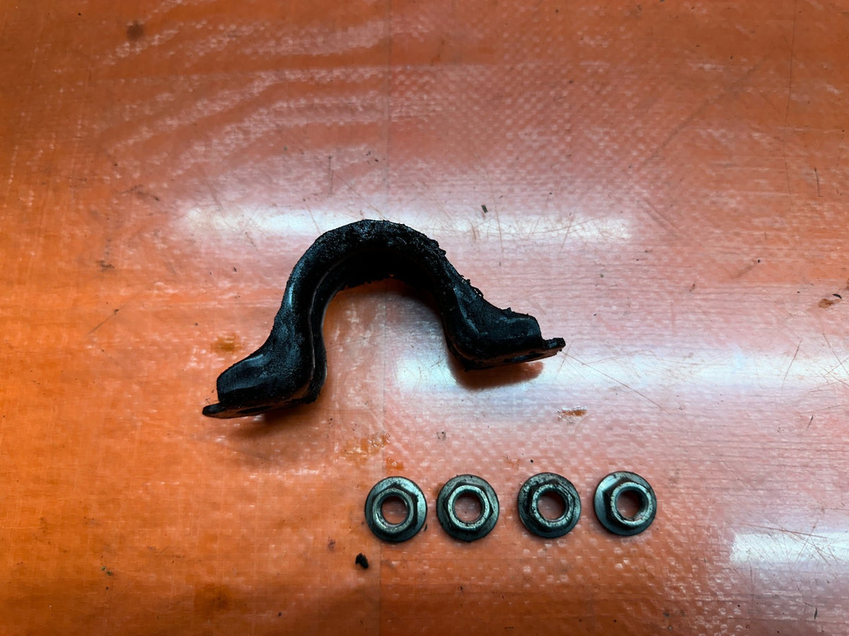 14-15 INFINITI Q50 FRONT SWAY BAR BRACKET OEM 3434