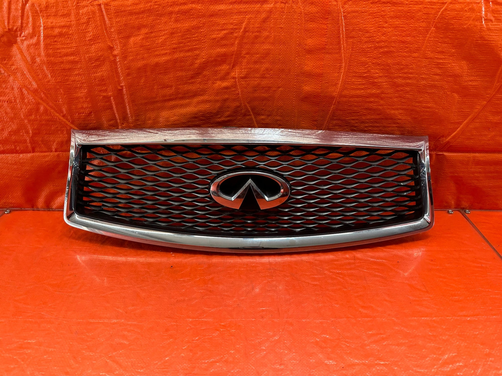 14 17 INFINITI Q50 FRONT GRILLE 100% COMPLETE W/ FRONT CAMERA   OEM FACTORY #2150