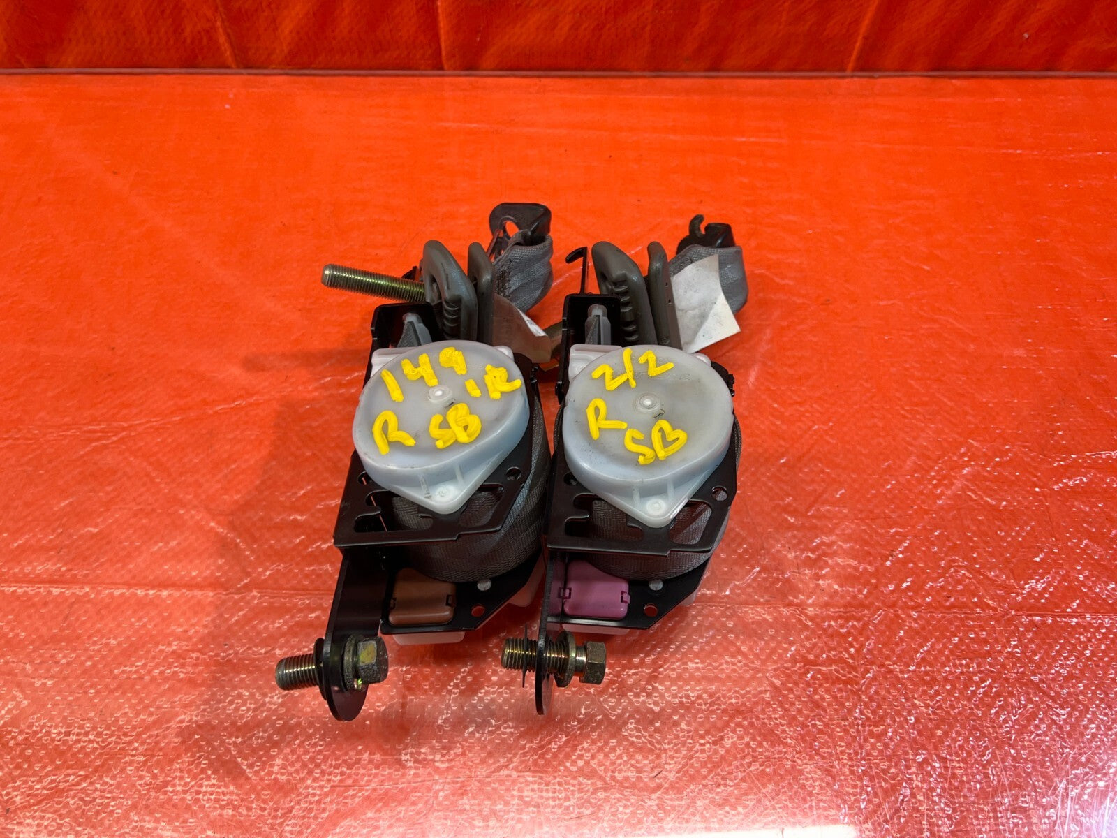 02 06 ACURA RSX TYPE S & BASE   REAR SEAT BELT SET LEFT RIGHT   TAN   OEM #1498