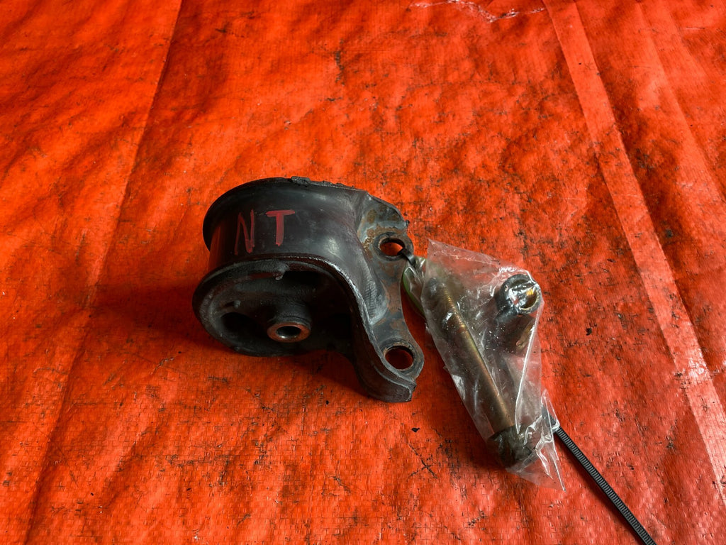 94 01 ACURA INTEGRA   AUTOMATIC PASSENGER RIGHT TRANSMISSION MOUNT W/ BOLTS OEM0