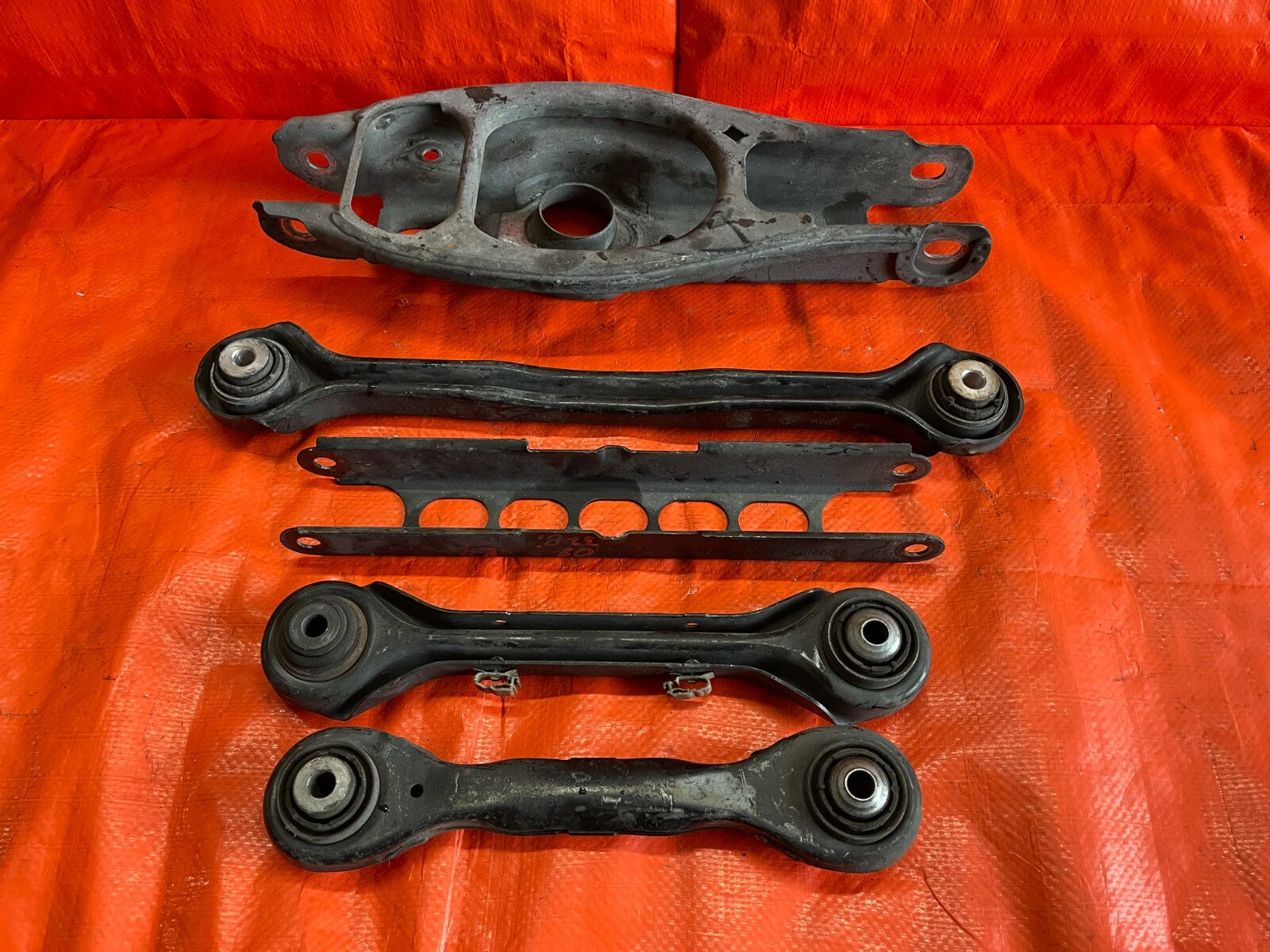 2008 08 BMW 328i   PASSENGER RIGHT REAR   CONTROL ARM SET   ARMS R RH   OEM OE8