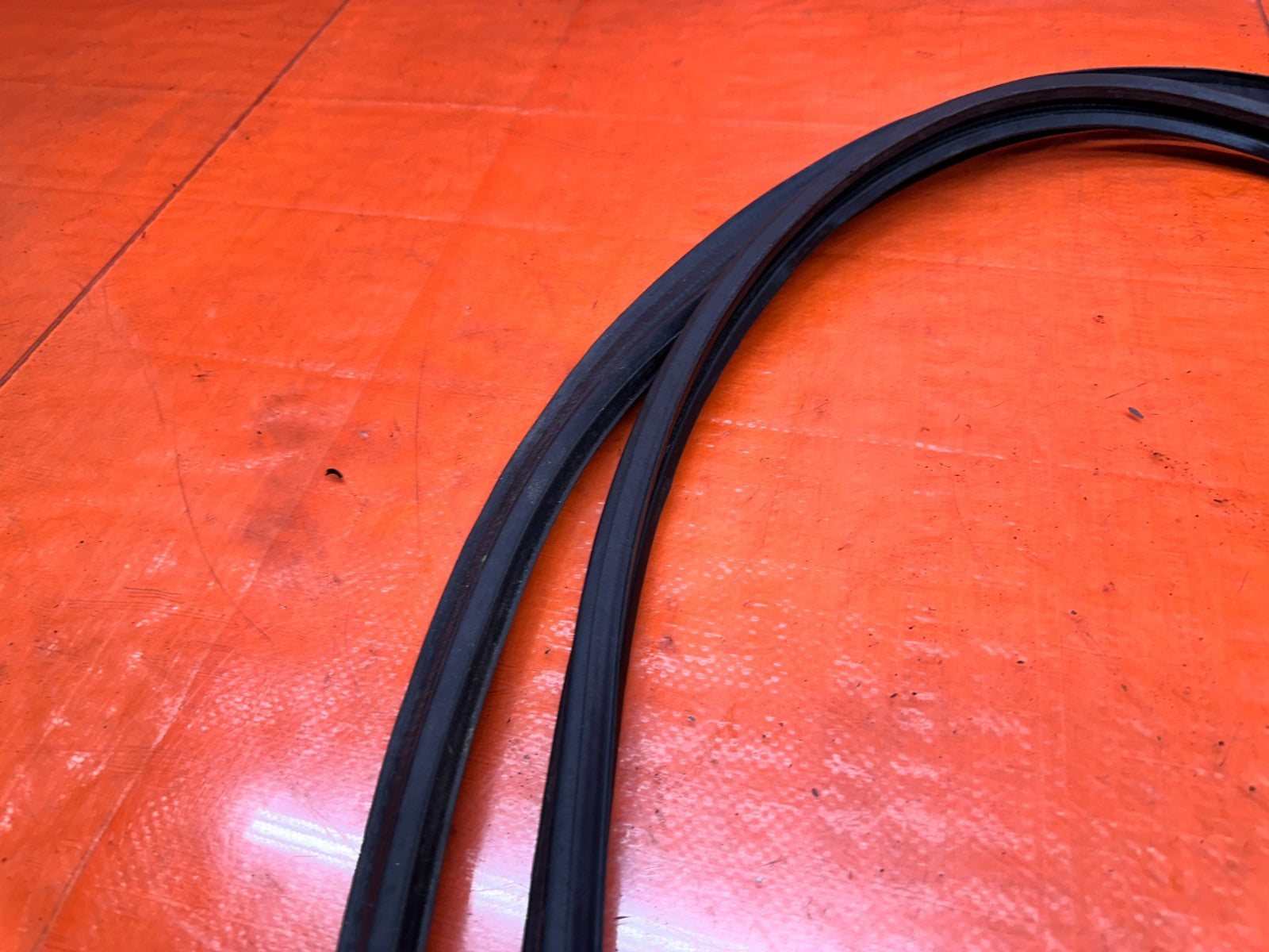 94 01 ACURA INTEGRA 2D REAR HATCH TRUNK WEATHERSTRIP SEAL OEM #33114