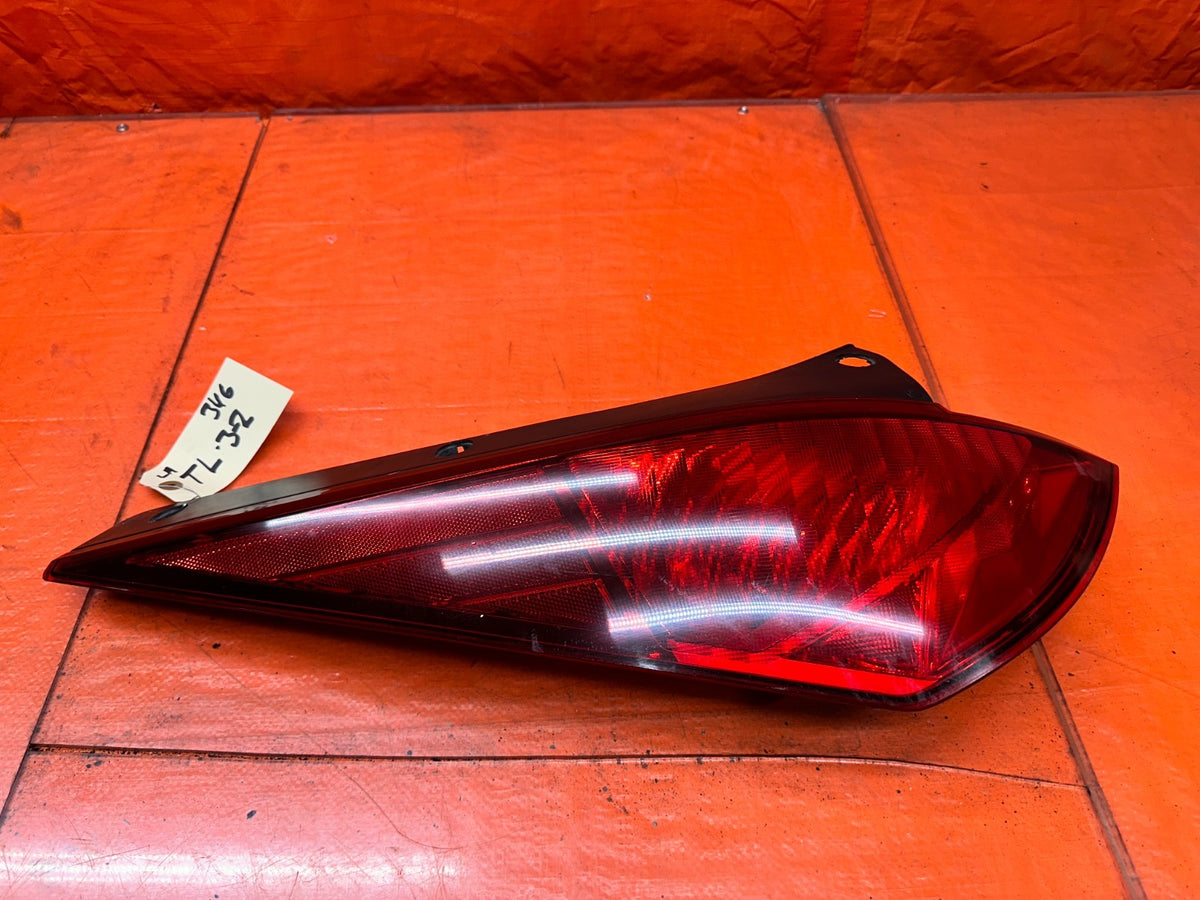 03-05 NISSAN 350Z 2D DRIVER LEFT REAR TAIL LIGHT LAMP ASSEMBLY OEM #3460