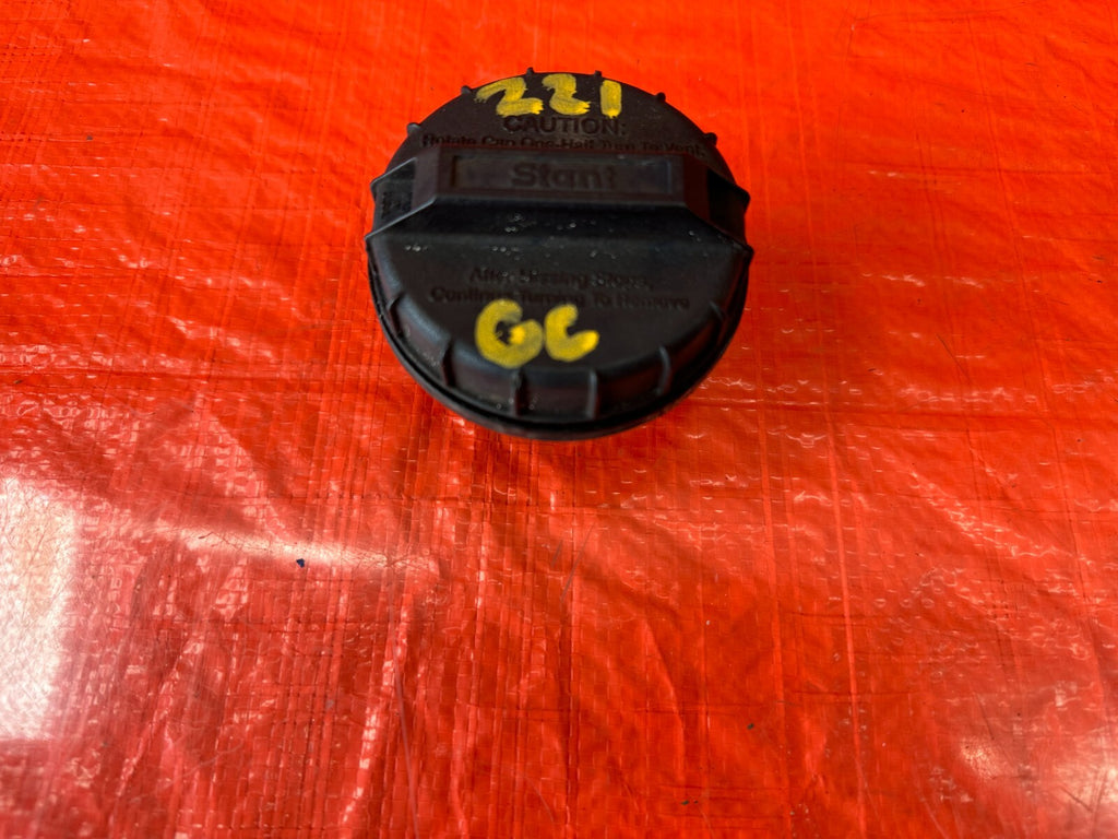HONDA GAS CAP   92 00 HONDA CIVIC   93 97 DEL SOL   95 01 PRELUDE   97 01 CR V1