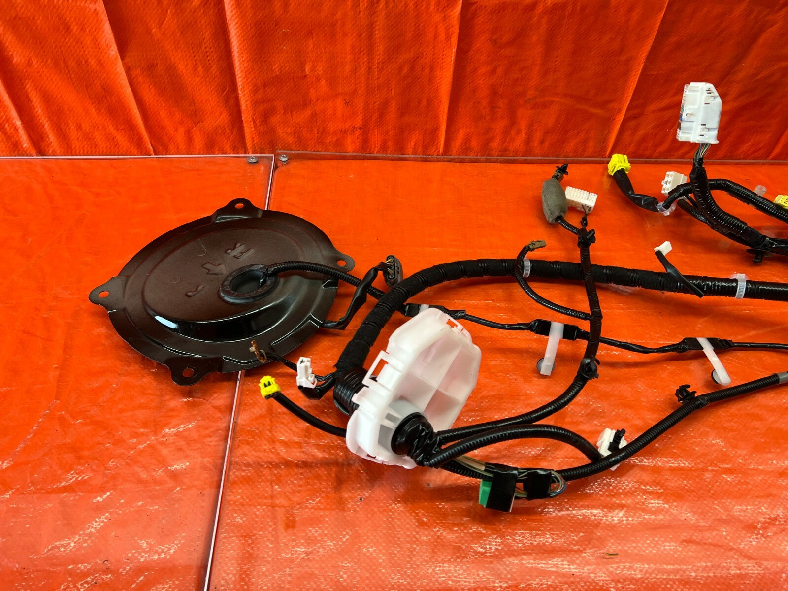 14 15 INFINITI Q50   REAR CHASSIS FLOOR FUEL PUMP WIRING HARNESS WIRE LOOM #1058