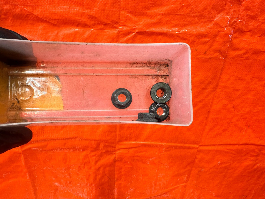 03 07 INFINITI G35 COUPE   REAR SHOCK  BOLTS   OEM #2980